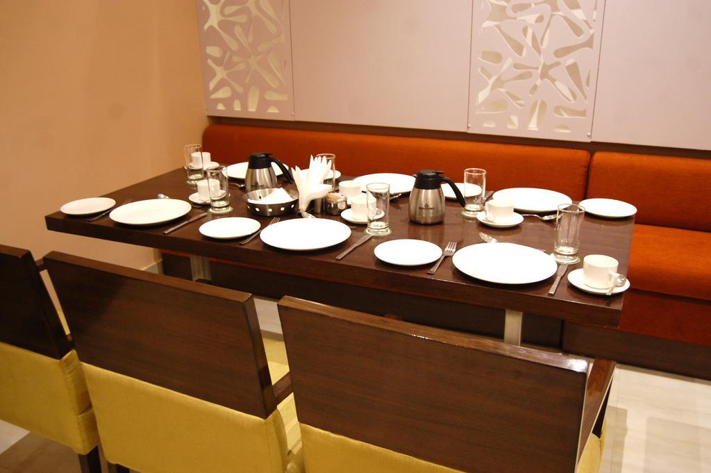 Hotel Le Roi Raipur At Raipur Railway Station Экстерьер фото