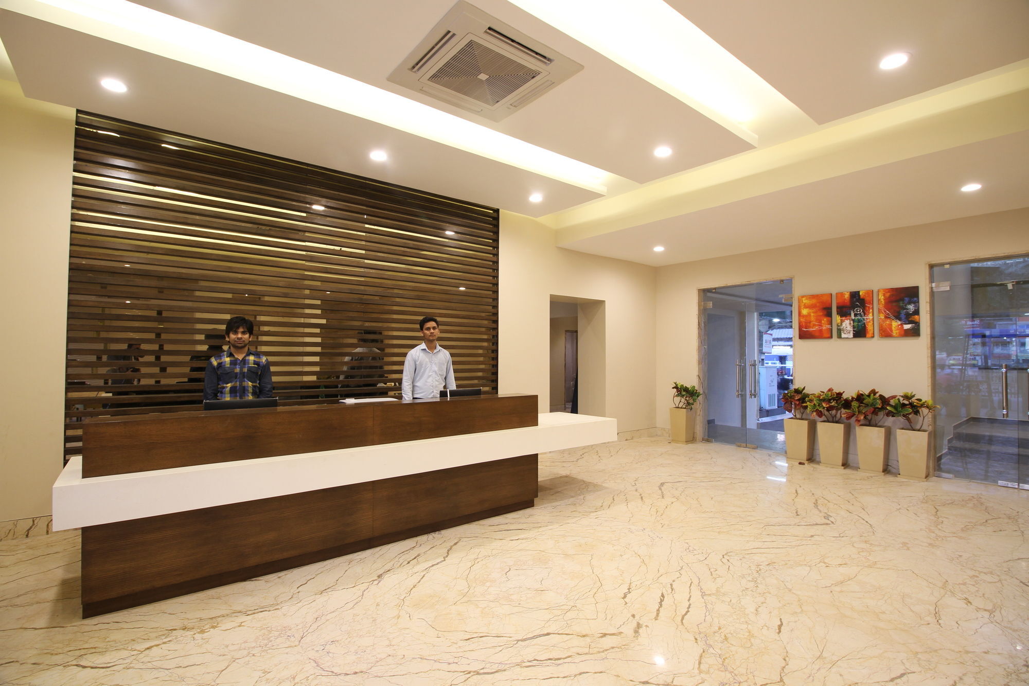 Hotel Le Roi Raipur At Raipur Railway Station Экстерьер фото