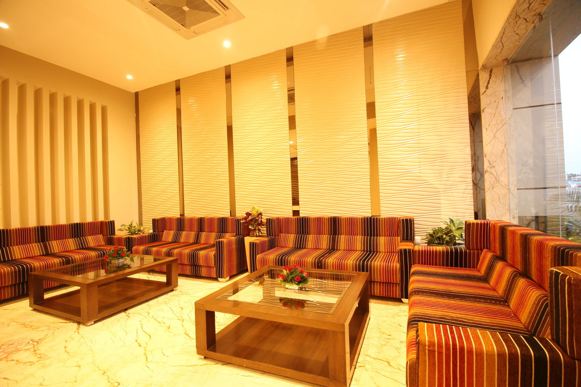 Hotel Le Roi Raipur At Raipur Railway Station Экстерьер фото